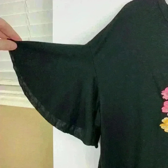 3 for $30 Jessica Simpson • Love is Love Graphic T - Picture 5 of 6